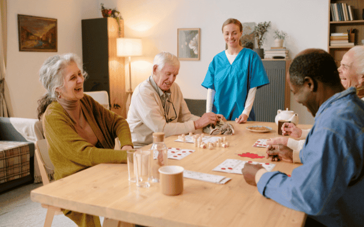 Imagem ilustrando uma casa de repouso com funcionários